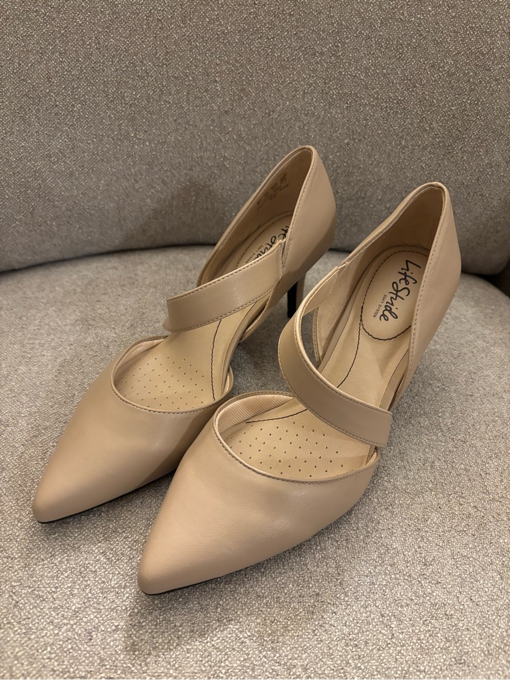 Women’s Life Stride Suki Taupe Pointed-Toe Heels Pumps Size 8W 8 Wide